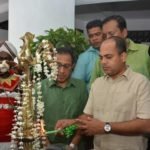 මරික්කාර් කොලේ ඉරාගෙන ඇගේ හලාගත්තා – බැදුම්කරේ ගැන කියද්දී කලබල ඇයි?