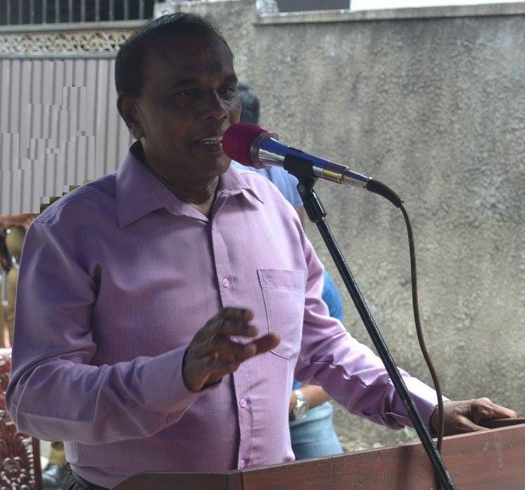 මරික්කාර් කියන්නේ කයිවාරු කියවන වැඩ බැරි ටාසන් කෙනෙක්  – හිටපු බ.ප.ස.ම සුනිල් ලෙස්ලි..