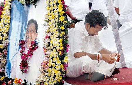 දේශපාලන ගුරු භාරත ජන්ම දිනය සමරා ජනවාරි 26 සෝලංගආරච්චිගෙන් වැඩසටහන් රැසක්..