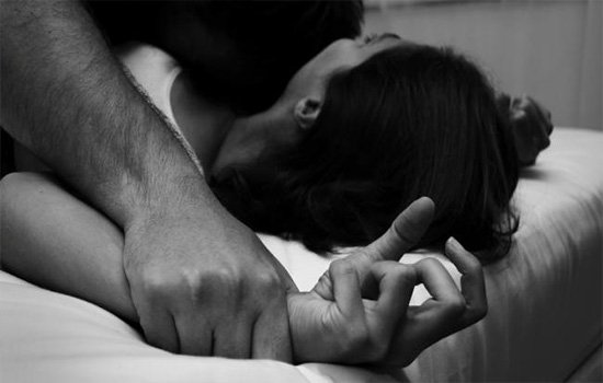 ටෙලි සිහින පෙන්වා දැරියක් දුෂණය කල නරුමයන් කොස්ගමදී අත්අඩංගුවට….