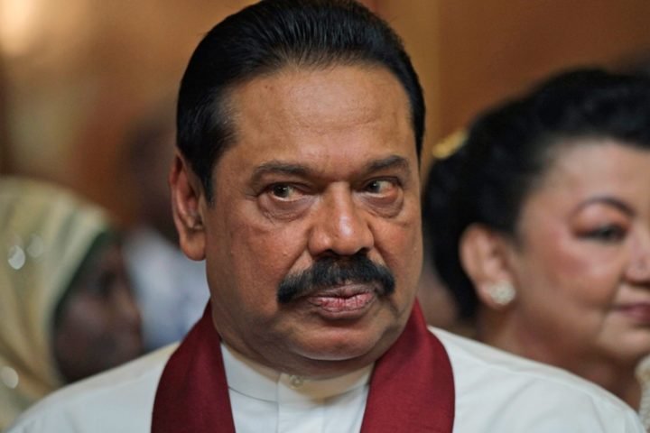 ඔන්න රවී මම ඔයාව බේරුවා –  මන්ත්‍රී රවිට මහින්ද කියපු කතාව ජනපති මෛත්‍රී හෙළිකරයි…