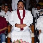 මචං මහින්ද, මේ කොණ්ඩෙ කපන්නද..? රැවුල කපන්නද..?