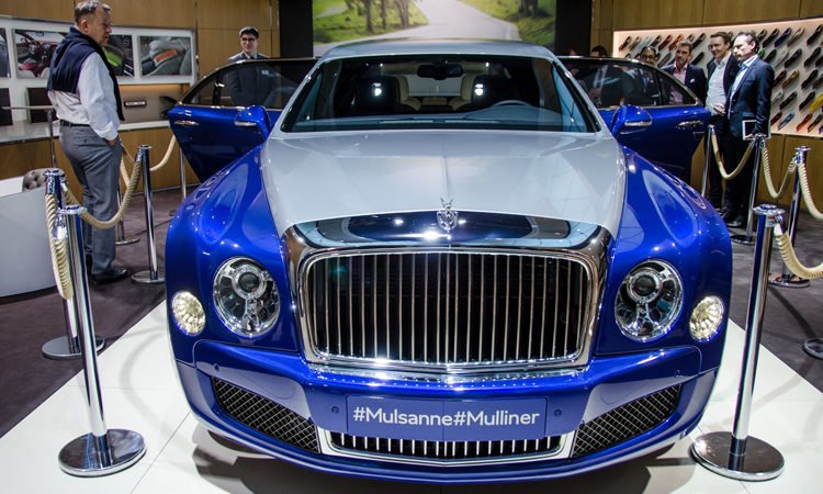 ප්‍රකෝටිපති ධම්මික ලංකාවට ගෙන්වූ ලොව මිල අධිකම වාහනයේ තොරතුරු මෙන්න.