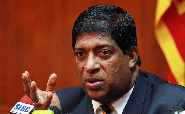 චක්‍රෙල්ඛ නිකුත්කළ නමුත්, බැංකු ජනතාවට තවමත් ඒ සහන ලබාදී නැහැ –  රවි කරුණානායක