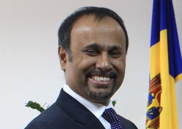 සමාජ මාධ්‍යයේ කාඩ්බෝඩ් වීරයා මීග් යානා ගනුදෙනුවේ හවුල්කරුවෙක්..සාක්ෂි මෙන්න..