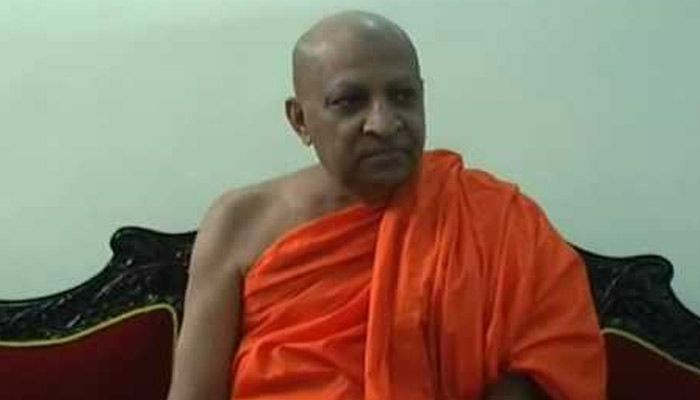 තීරණාත්මක බල අරගලය අතරේ මල්වතු මහා නාහිමිගෙන් ජනපතිට හා අගමැතිට ලිපි