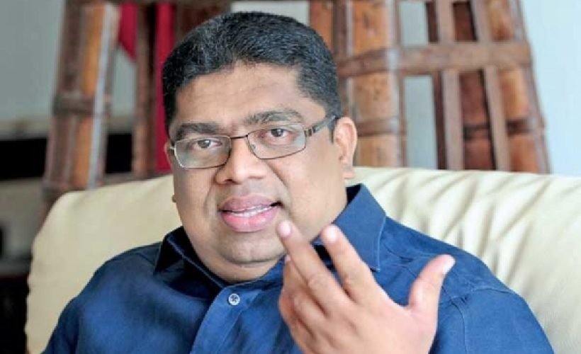 අගමැතිකම භාරගන්න පෙරට ආපු කරුගේ ඔළුව කාපු රනිල් මං-ගලගේ එහෙයියා මෙන්න..