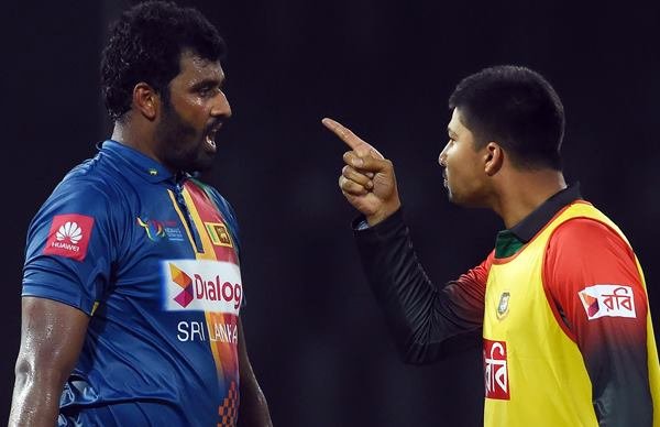 ඊයේ පිටිය මැද බංගලියන්ගේ කුජිත බව ලොවටම පෙන්වූ ශකීබ් සහ නුරුල්ට ICC යෙන් ලැබුණු දඬුවම මෙන්න