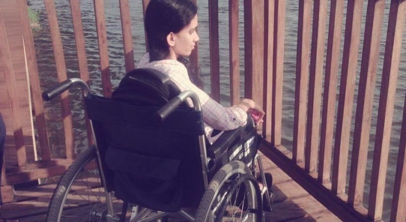 මයෝපති රෝගය නිසා ඔත්පලව සිටියද අධ්‍යාපනයෙන් ජීවිතය ජයගන්න වෙරදරන චාමිනිගේ කතාව මෙන්න..