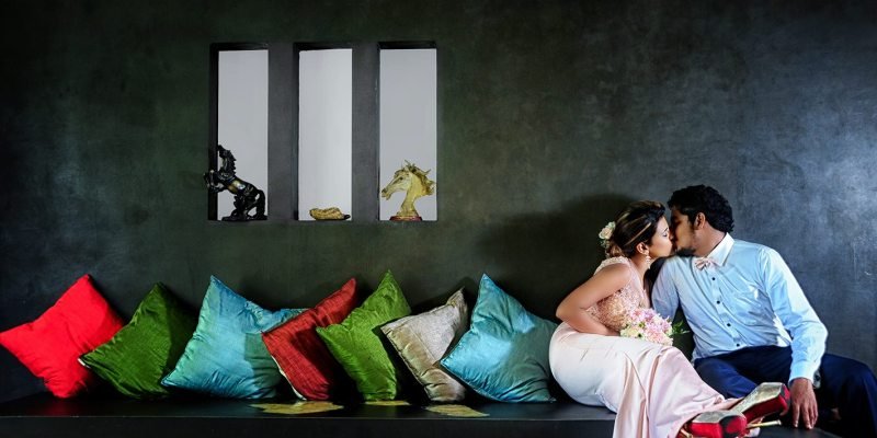 Irajගේ ගිනියම් රෑ උණුසුම් කල කිරිල්ලී – චමත්කාගේ විවාහ ගිවිසගැනීමේ විශේෂ අවස්ථා මෙන්න..