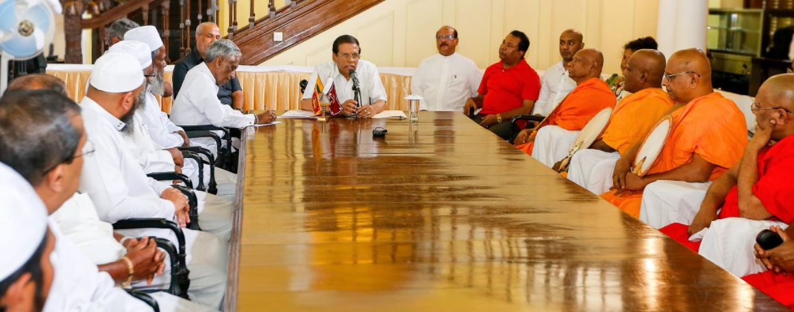 රට ගිනි තියන ජාතිවාදී සිදුවීම් අස්සේ ජනපති මෛත්‍රී මහනුවරට ගිහින් කරපු දේ මෙන්න…