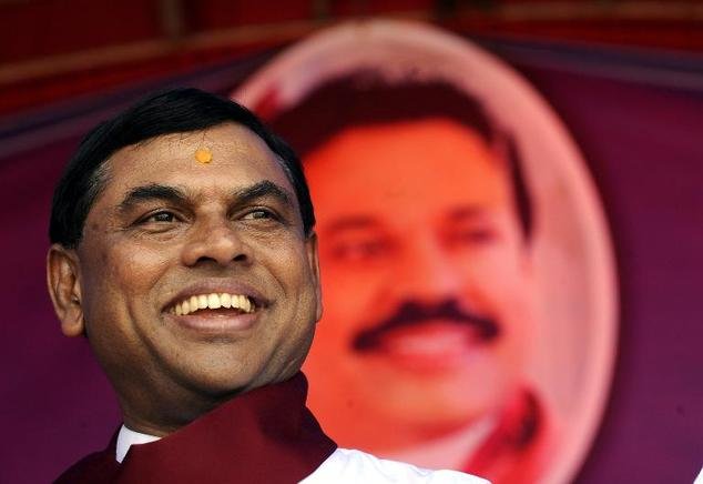 පොහොට්ටුවේ දැවැන්ත ගැටුමක් : බැසිල් විරෝධය උග්‍රඅතට.. ප්‍රබලයන් ඉවත්වන ලකුණු…
