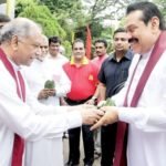 බල තන්හාවෙන් සිටින රාජපක්ෂවරුන්ගෙන් සීතාවක දිනේෂ් ගුණවර්ධනට කැපිල්ලක්….