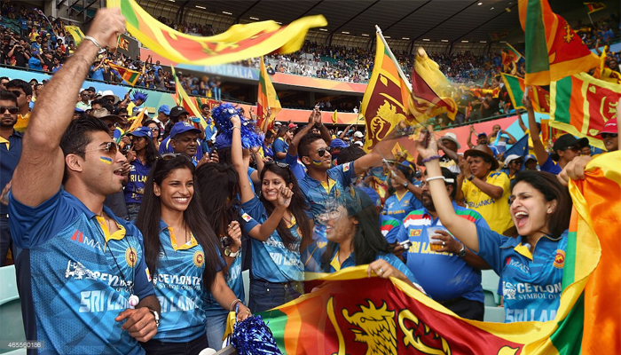 අපි හදවතින්ම ඉන්දියාව එක්ක. බංගලියන්ට එරෙහිව නයි නටවන්න ලාංකිකයෝ අද ප්‍රේමදාස පිටියට..