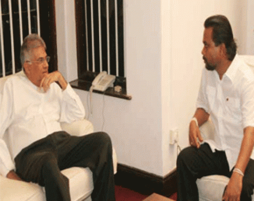 මහින්දගේ නියෝගයෙන් රෑට රෑට රනිල් ළගට බඩගෑ විමලේ  රනිල්ට එරෙහි විශ්වාසභංගද ගිල ගනී…