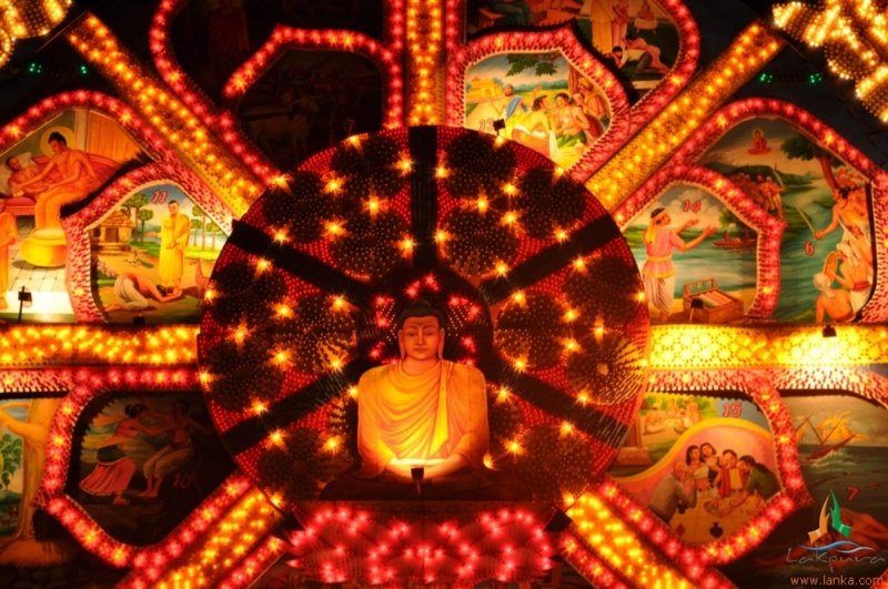 බුදුන් වැඩි දේශයේ වෙසක් පොහොයට තොරන් හදන්නේ නැතුව ඔලු බක්කෝ නටනවටද ආස?