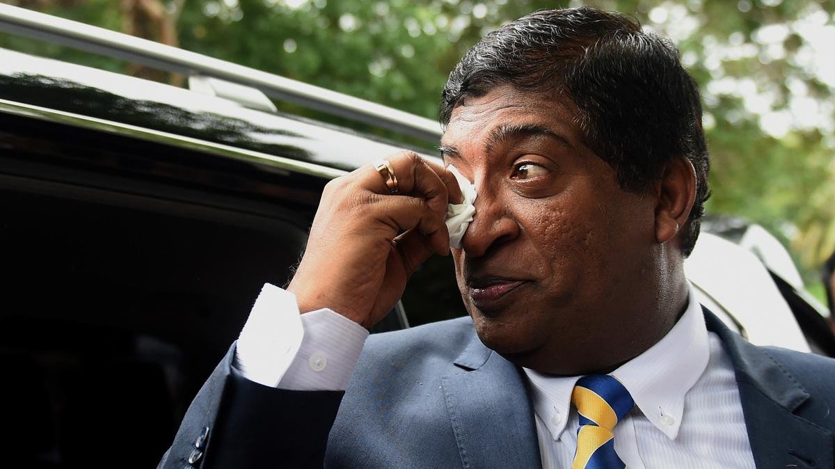 එජාපය විනාශ කළ අය ගැන හිත රිදුනු රවීගෙන් ප්‍රකාශයක්…..