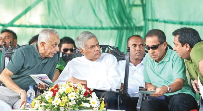 දුම්බර අඩවියේ ඉඩම් අක්කර විසිඑක්දාහක් “කබීර් ,කිරිඇල්ල” නෑ හිතවතුන්ට දෙයි..!