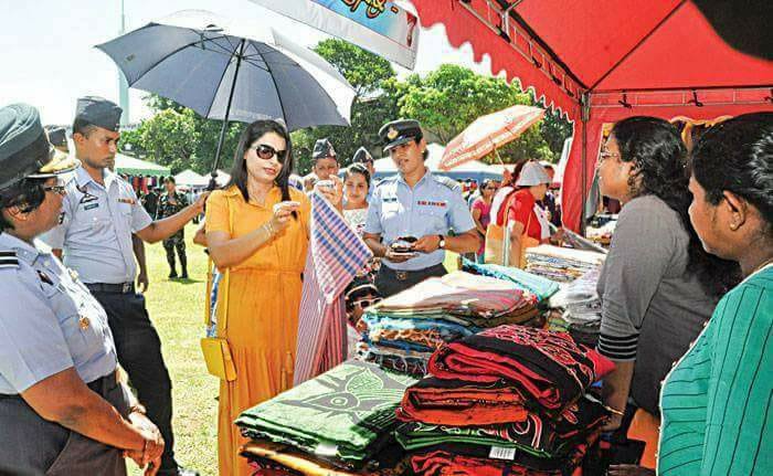 නාවික මැතිනියට බනින්න එපා – ඇස කදුලින් තෙත් කරන ඔබ නොදත් ඇත්ත කතාව මෙන්න..