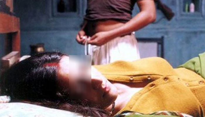 GOSSIP “බොරු නොකර හිටපං, උඹටත් හරි දැඟලිල්ලක්නේ දැන් තියෙන්නේ, මට කරදර කරනවා අම්මා ඇස් දෙකෙන්ම දැක්කා”