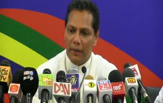 එක එක බල්ලෝ බිරුවට අපි අයින් වන්නේ නෑ – ඇමතිකමෙන් අස්වෙන්න කියන උන්දලට දයාසිරිගෙන් ප්‍රහාරයක්..
