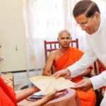 රාජ්‍ය පොහොය කමිටු සාමාජිකයෙක් පිස්සු නටන නියංගොඩ විජිතසිරි හිමිට දිපු පිළිතුර මෙන්න…