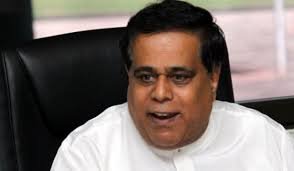 අගමැති සිහින දැක අවසන කලකිරුණු ඇමති නිමල් හදිසි විදෙස් සංචාරයකට රට හැර ගිහින්……