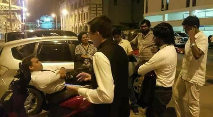 යතුරුපැදිය උඩ නිදා සිටින නාමල්ගේ Photo Shoot එකේ ලීක් වෙච්ච පට්ට Photo එක මෙන්න…