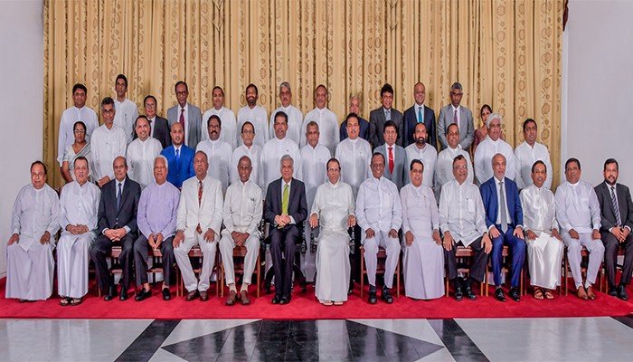 කැබිනට් සංශෝධනයේ දෙවන පියවර හෙට.. උදේ 10.30 සියල්ලන්වම යලි කැදවලා..