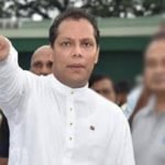 රාජ්‍ය සේවකයින්ට බතික් රෙදි අන්දවන්න දයාසිරි සූදානම් – නීතිත් ගේන බව කියයි