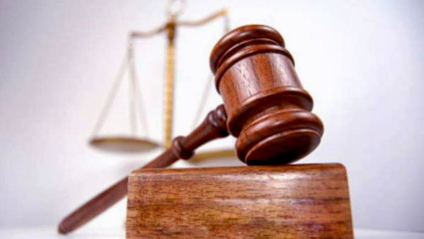 අතට හම්බවෙන ගාණ නිසා හැමෝගෙම සුරතලියක් වුනු අහිංසකාවියකගේ ඇත්ත කතාව මෙන්න…