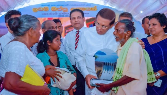 මහවැලි රන්දියවර ඉඩම් ඔප්පු ප‍්‍රදානෝත්සවය‍ේදී ජනපදිකයන් 12,083කට ජනපති අතින් ඉඩම් ඔප්පු