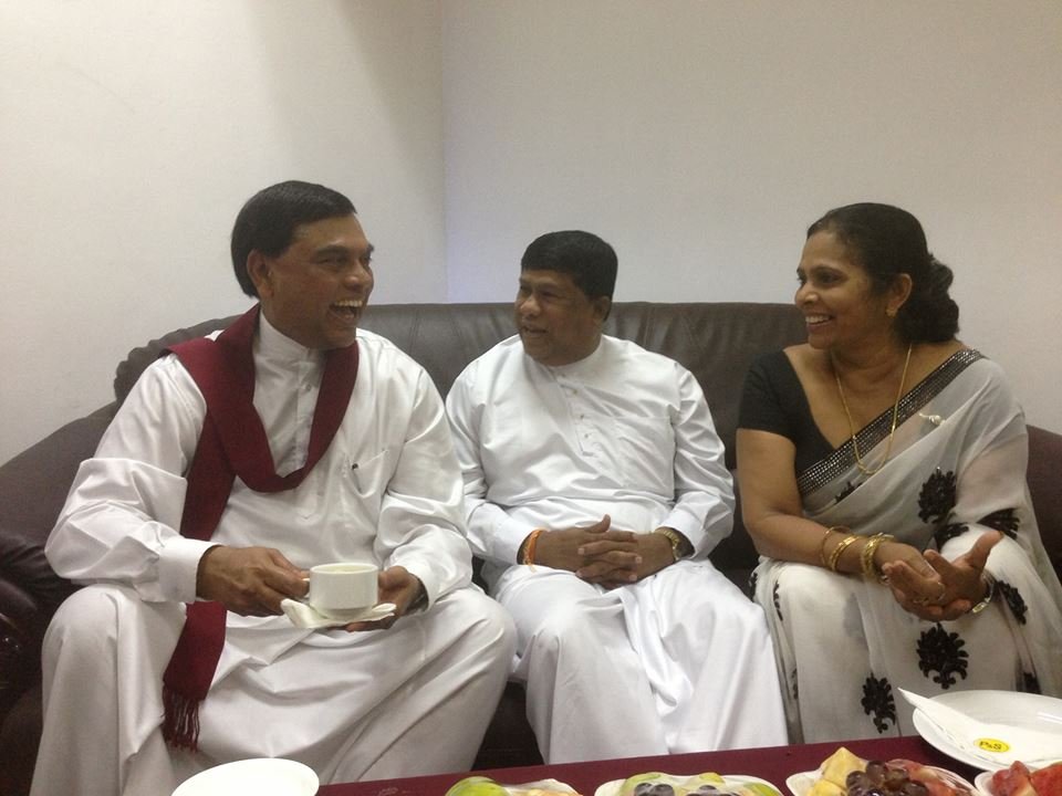 මහින්ද ඉදිරියේ ලණුවක් කා දිවුරුම් දුන් කාන්ති කොඩිකාරට මහරගම සභාවට එන්න බෑ.. නීති විශාරදයෝ කියයි..