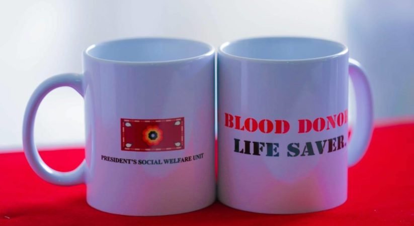 ඉතිහාසයේ ප්‍රථම වරට ජනාධිපති මන්දිරයේ පැවති ලේ දන් දීමේ කඳවුරේ විශේෂ අවස්ථා මෙන්න…