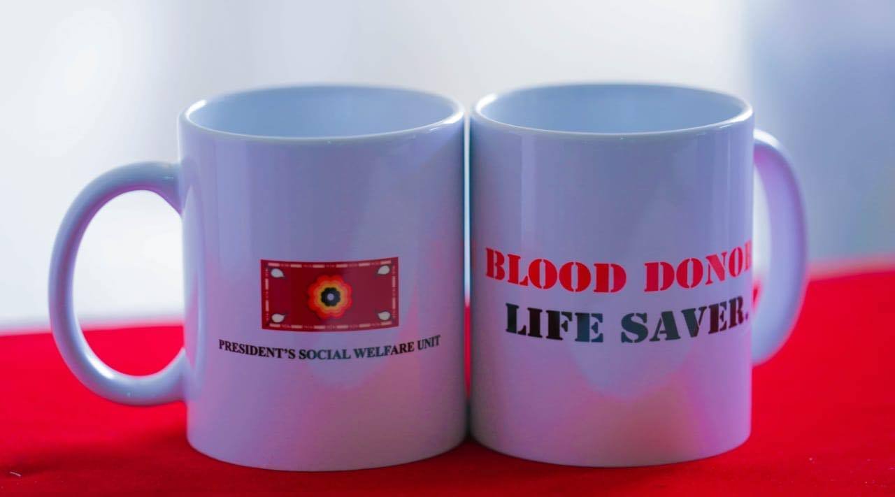 ඉතිහාසයේ ප්‍රථම වරට ජනාධිපති මන්දිරයේ පැවති ලේ දන් දීමේ කඳවුරේ විශේෂ අවස්ථා මෙන්න…