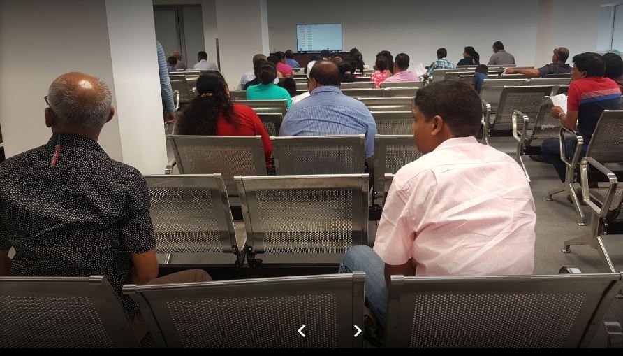 ආගමන විගමන කාර්යාලය ඇතුලේ රහසේ කාන්තාවන්ගේ නිරුවත වීඩියෝ කරලා.! එලියට ආපු VIDEO මෙන්න