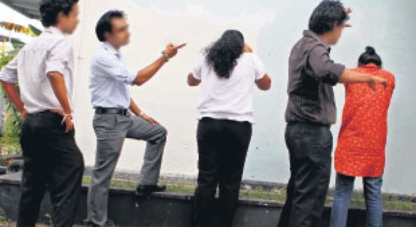 කොල්ලගේ ශිෂ්ණය අල්ලන්න කෙල්ලන්ට දෙන කැළණි සරසවියේ ගෝත්‍රික නවක වදයේ ඇත්ත මෙන්න…