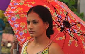 ගෑනු ළමයි ඇඳුම් මාරු කරන දිහා නාන දිහා හොරෙන් බලන් ඉන්න ආස නළු ගයාන් ගැන චතුරිකා ඇත්ත කියයි…..