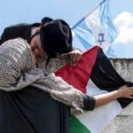 සාමකාමී ලොවක් උදෙසා අපි කොන්දේසි විරහිතව ආදරය කරමු.. කැරලිකාර සිතිවිල්ලක පළමු දිගහැරුම…