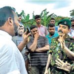 මම ඇමති පාලිත ගහපං මට සැලියුට්….. තෙවරප්පෙරුමගේ රෙදි බුකියෙදී ගැලවෙන හැටි ම‌ෙන්න (ඡායාරූප)