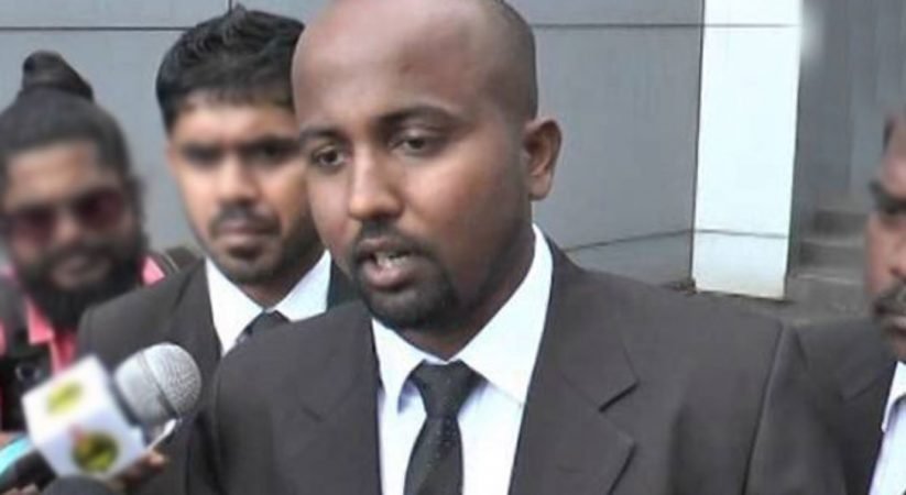 නන්දිමාල්ට ## දෙන්න ගිය උඳුලයට වෙච්ච දේ… (වීඩියෝ)