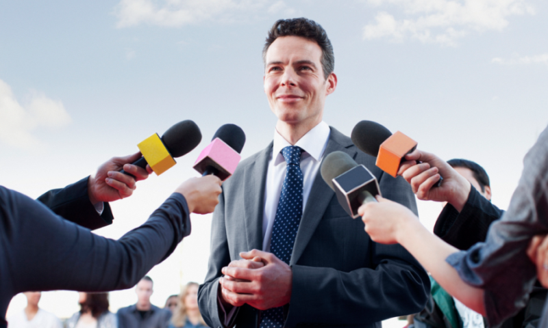 වෘත්තීමය දේශපාලනඥයෙකු ඕනෑ කර තිබේ..