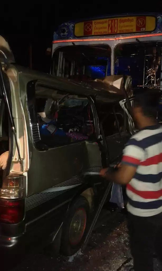 එකම පවුලේ 10 ක් එක තැන මරු තුරුලට ගිය මහියංගනය මාරක රිය අනතුර (Video)