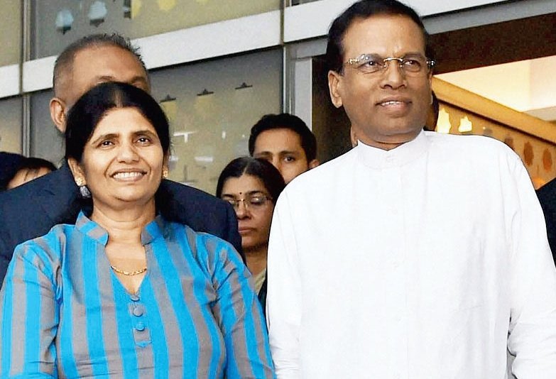 ජනපති මෛත්‍රී India වල Shopping ගිහින්