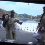 සුද්දන්ට රජ ඇදුම් අන්දවා දලදා මාලිගාව ඉදිරියේ සමලිංගික ජවනිකා රඟන්න ගොස් වැඩ වරදී..(Video)