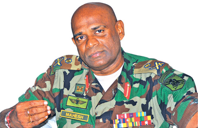 ත්‍රස්තවාදී සැකකරුවන් නිදහස් කරන්න බහුර්දීන් කළ ඉල්ලීම හමුදාපති ප්‍රසිද්ධියේ හෙළිකරයි (Video)