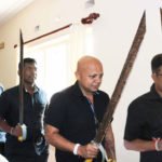 කඩු හා පල්ලි පෙන්වීම වෙනම ගේමක්