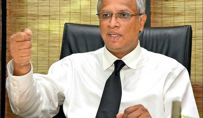 රාජ්‍ය නිලධාරීන්ට තඟ දමමින් බලපෑම් කළ අන්තවාදී සුමන්තිරන් වහා අත්අඩංගුවට ගනු..!!