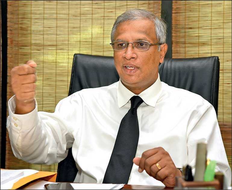 රාජ්‍ය නිලධාරීන්ට තඟ දමමින් බලපෑම් කළ අන්තවාදී සුමන්තිරන් වහා අත්අඩංගුවට ගනු..!!