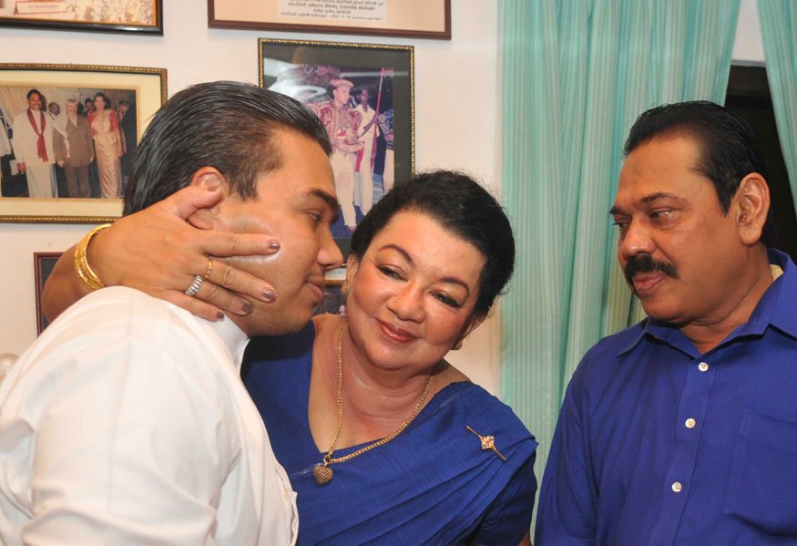 රට වටේ කරක් ගැසූ නාමලුත් මඟුල් කන්න සැරසෙයි..